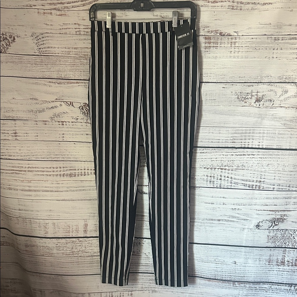 NWT Forever 21 Vertical Striped stretchy Pants size medium